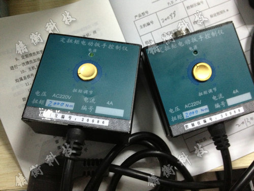 电动定扭力扳手图片